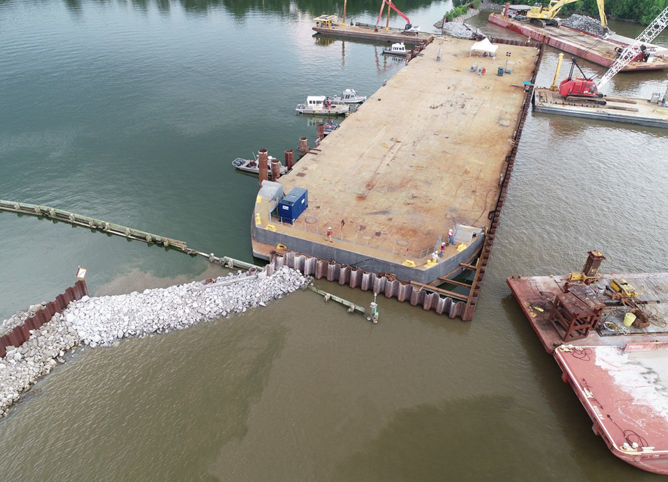 Bayou Chene temporary barge gate